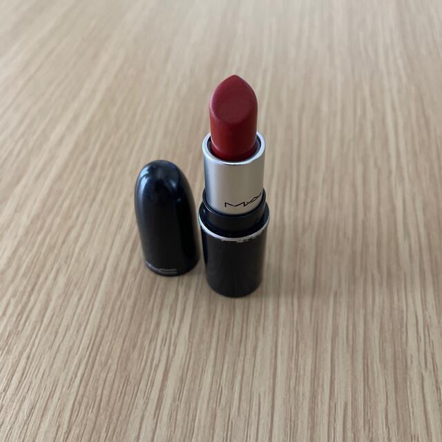 MAC(マック)のMAC リップスティック　チリ　ミニサイズ コスメ/美容のベースメイク/化粧品(口紅)の商品写真