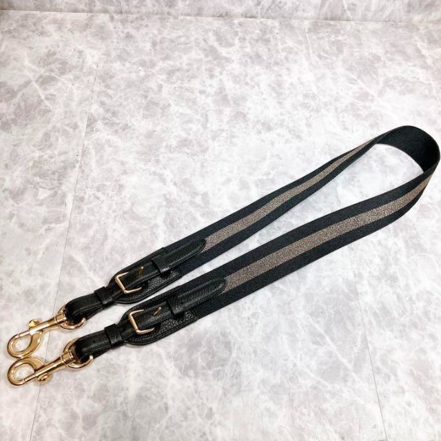 未使用 極美品 COACH コーチ 馬車柄 レザー ショルダーバッグ 黒 未使用 極美品 COACH コーチ 馬車柄 レザー ショルダーバッグ 黒