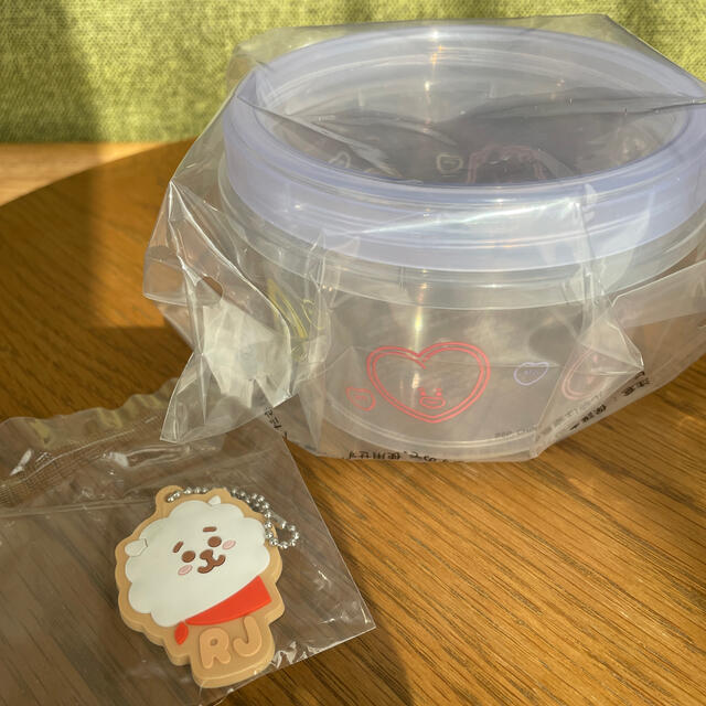 BT21 一番くじ　コンテナ　チャーム　セット　RJ エンタメ/ホビーのタレントグッズ(アイドルグッズ)の商品写真