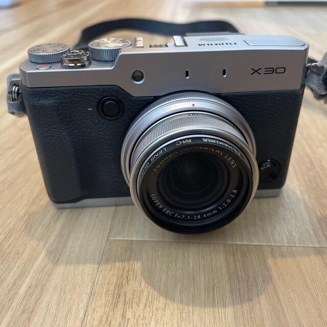 FUJIFILM カメラ　x30