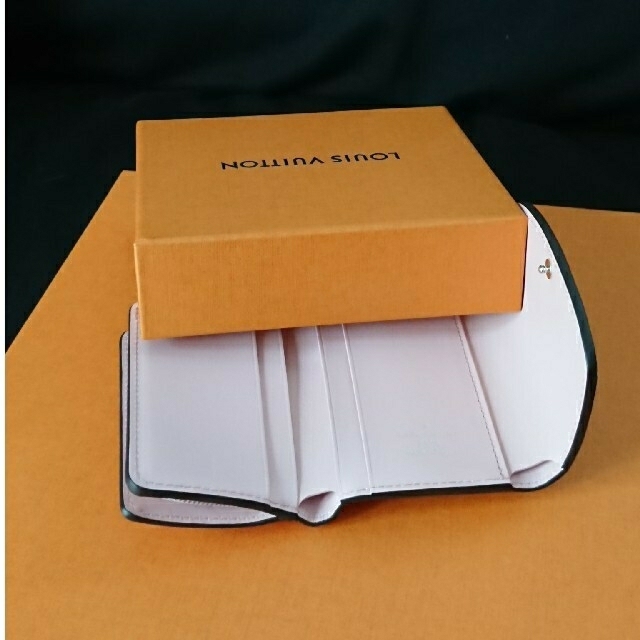 LOUIS VUITTON(ルイヴィトン)の新品未使用 LOUIS VUITTON ポルトフォイユ イリス xs マヒナ レディースのファッション小物(財布)の商品写真