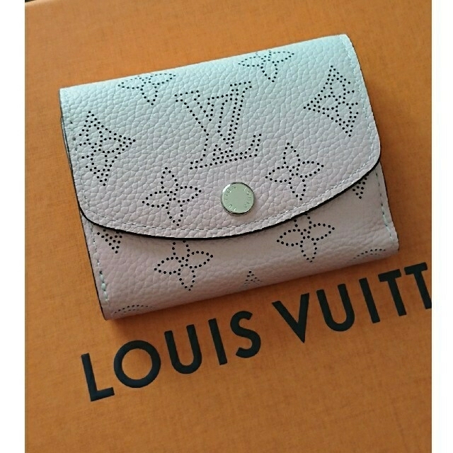 LOUIS VUITTON(ルイヴィトン)の新品未使用 LOUIS VUITTON ポルトフォイユ イリス xs マヒナ レディースのファッション小物(財布)の商品写真