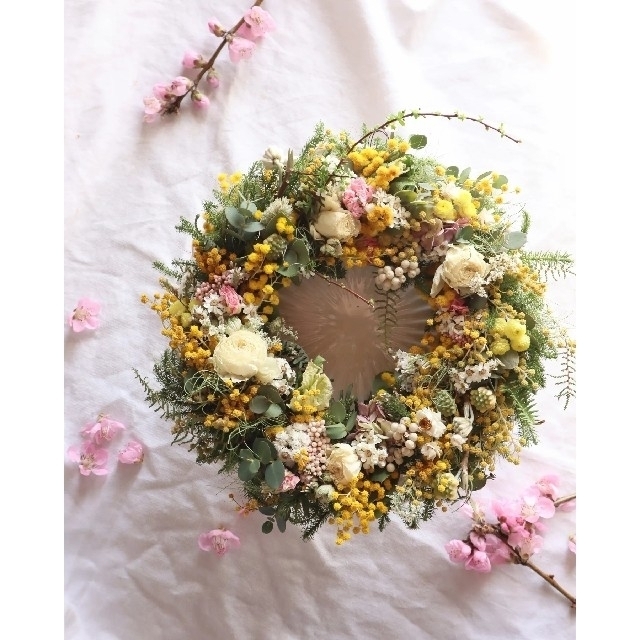 春花mimosawreath。ミモザリース。春のインテリアリース。ドライフラワー ハンドメイドのフラワー/ガーデン(リース)の商品写真