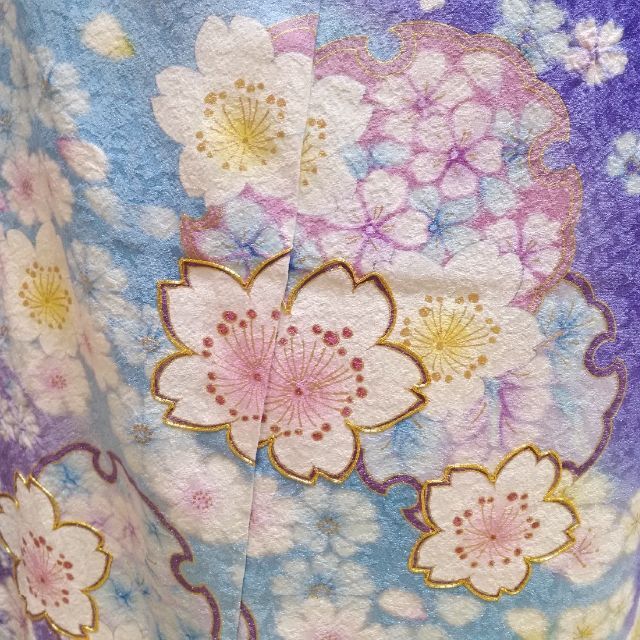 振袖 お仕立て付き 正絹 青みがかった紫地 ぼかし絞り染花模様 hr028t レディースの水着/浴衣(振袖)の商品写真