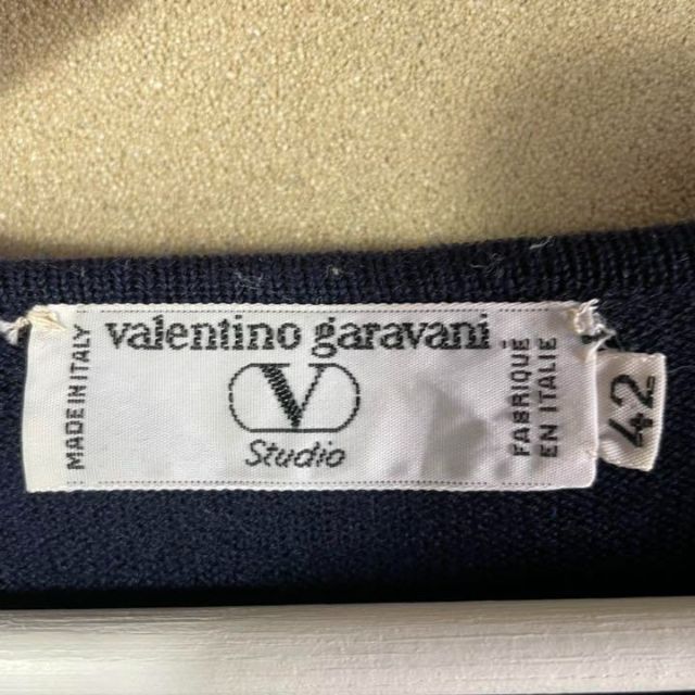 valentino garavani(ヴァレンティノガラヴァーニ)のバレンティノガラヴァーニ　イタリア製　高品質　美品❗️ ウール100% レディースのトップス(Tシャツ(半袖/袖なし))の商品写真