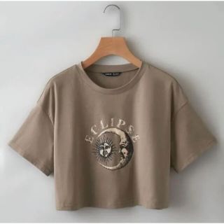 SHEIN ロゴtシャツ ショート丈(Tシャツ(半袖/袖なし))