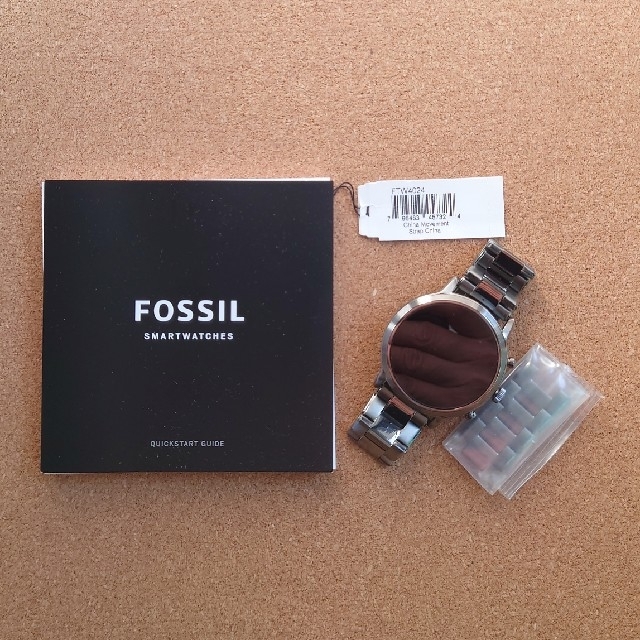 FOSSIL(フォッシル)のFOSSIL  GEN5 FTW4024 ジャンク扱い メンズの時計(腕時計(デジタル))の商品写真