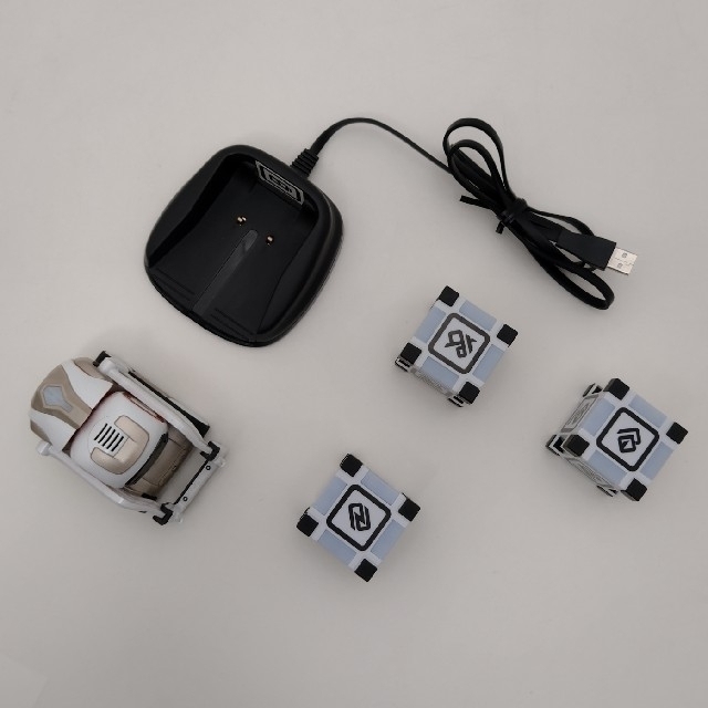 COZMO コズモ 人工知能搭載 小型ロボット