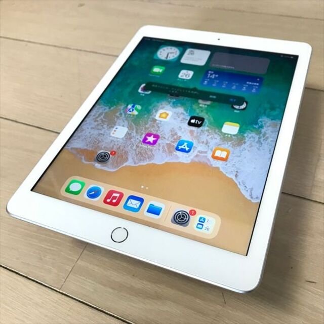 Apple iPad 第5世代 WiFi 32GB シルバー 9.7インチ(04