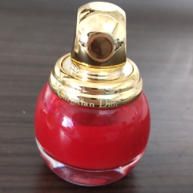 Christian Dior(クリスチャンディオール)の【美品】Dior マニキュア ヴェルニ 751 コスメ/美容のネイル(マニキュア)の商品写真