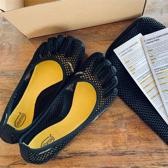 vibram(ビブラム)のビブラム　メッシュ　５本指　シューズ　レディース メンズの靴/シューズ(スニーカー)の商品写真