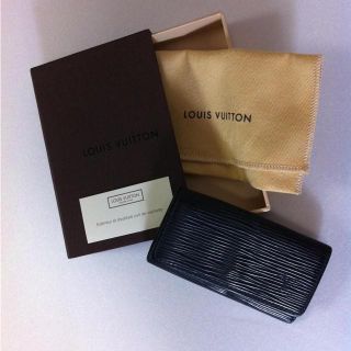 ルイヴィトン(LOUIS VUITTON)のルイヴィトン⭐エピ キーケース ノワール(キーホルダー)