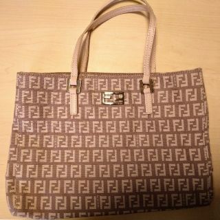 フェンディ(FENDI)のフェンディFENDIハンドバッグ(ハンドバッグ)