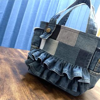 専用》handmade デニムリメイク パッチワーク フリルトートバッグの