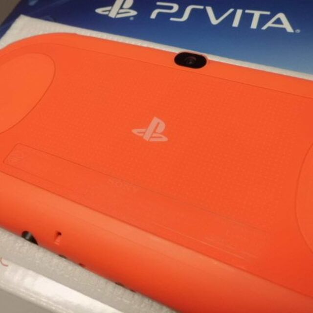 PlayStation Vita(プレイステーションヴィータ)のPSVITA PCH-2000 Neon Orange エンタメ/ホビーのゲームソフト/ゲーム機本体(携帯用ゲーム機本体)の商品写真