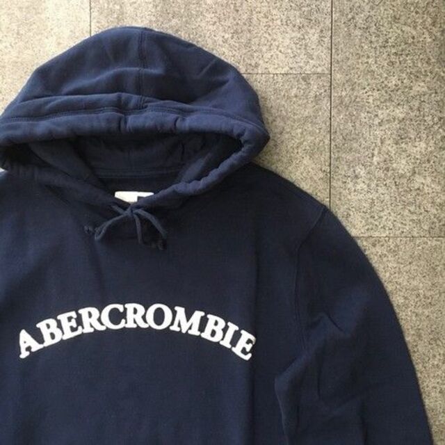 Abercrombie&Fitch(アバクロンビーアンドフィッチ)の【Abercrombie&Fitch】アバクロ★ロゴプルオーバーパーカー メンズのトップス(パーカー)の商品写真