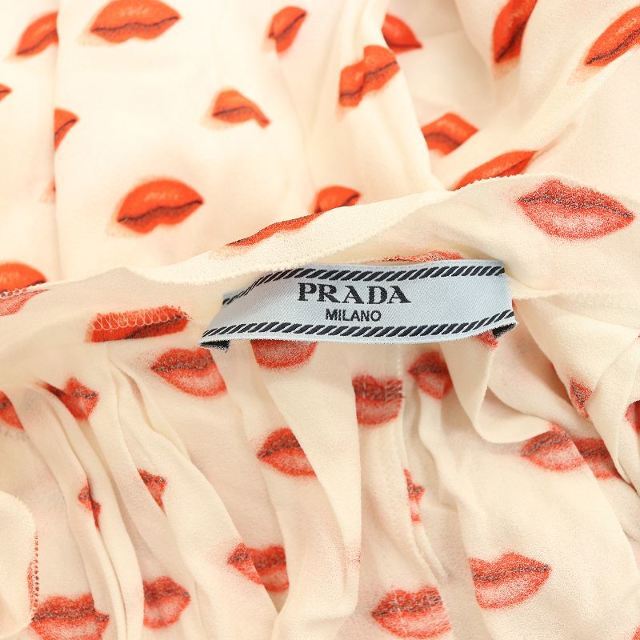 PRADA(プラダ)のプラダ PRADA ノースリーブワンピース ミニ 唇柄 総柄 38 S 白 赤 レディースのワンピース(ミニワンピース)の商品写真