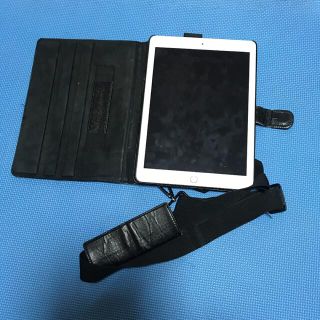 iPad（9.7インチ）ケース　衝撃吸収　見開きカバー、スタンド、肩掛けバンド付(iPadケース)