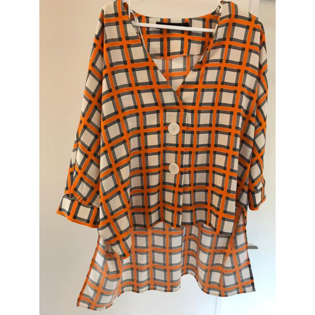 ZARA(ザラ)のZARA オレンジチェックシャツ レディースのトップス(シャツ/ブラウス(半袖/袖なし))の商品写真