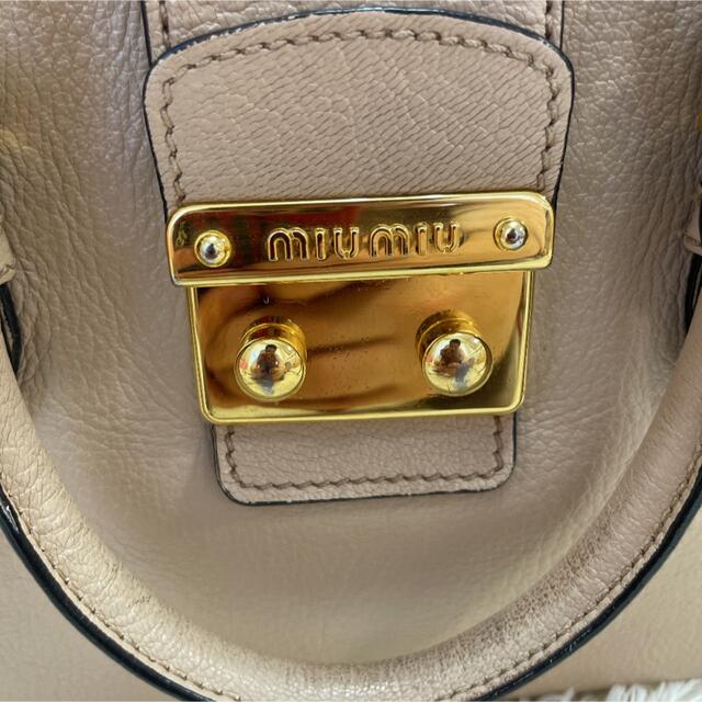 miumiu(ミュウミュウ)のミュウミュウ　ハンドバッグ レディースのバッグ(ハンドバッグ)の商品写真