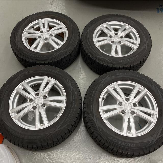 日産エルグランドスタッドレスタイヤ215/65R16ダンロップE51