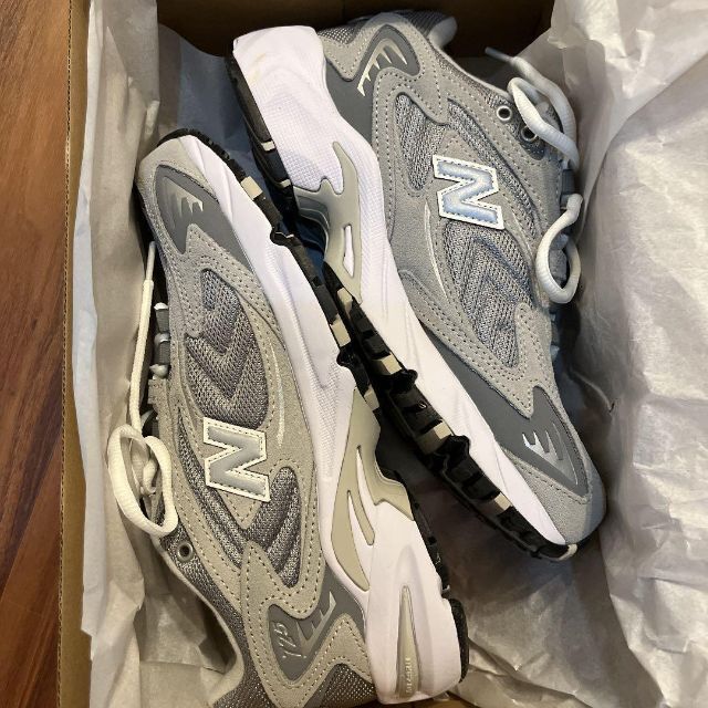 New Balance(ニューバランス)のニューバランス　ML725 グレー レディースの靴/シューズ(スニーカー)の商品写真