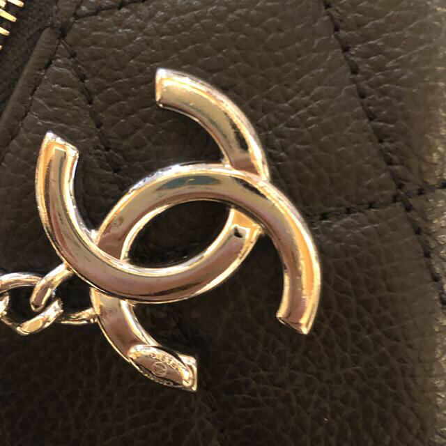 CHANEL(シャネル)の極美品　シャネル　マトラッセ  キャビアスキン　ボディバッグ　ウエストバッグ レディースのバッグ(ボディバッグ/ウエストポーチ)の商品写真