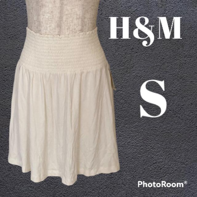H&M(エイチアンドエム)のレディース H&M オフホワイト スカート ミニスカート レディースのスカート(ミニスカート)の商品写真