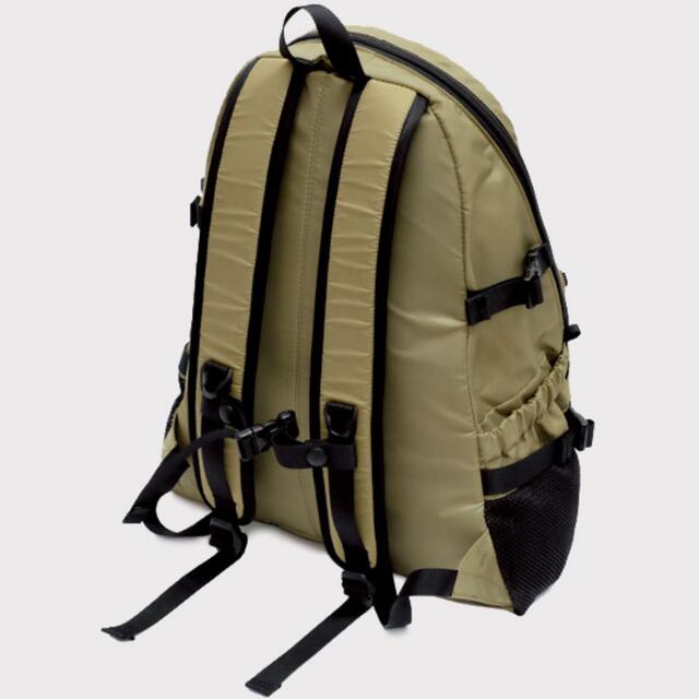 UNITED ARROWS green label relaxing(ユナイテッドアローズグリーンレーベルリラクシング)のFREDRIK PACKERS /210D DAY PACK TIPI ベージュ レディースのバッグ(リュック/バックパック)の商品写真