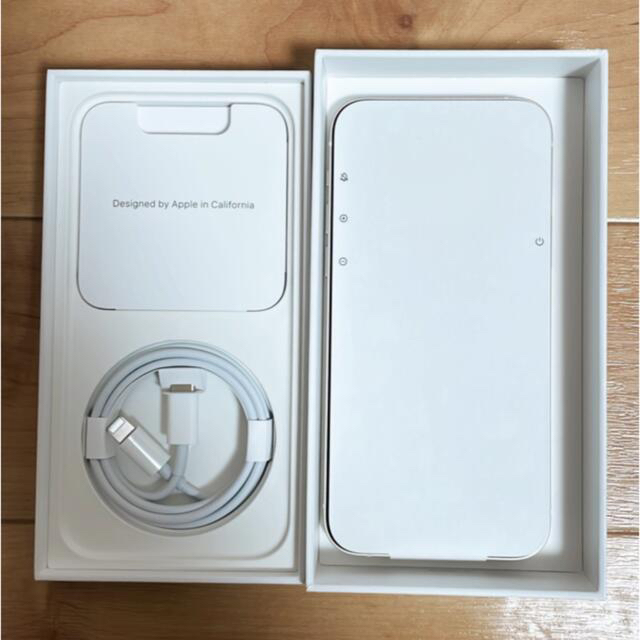 iPhone(アイフォーン)の新品未使用　アップル iPhone12 64GB ホワイト SIMフリー スマホ/家電/カメラのスマートフォン/携帯電話(スマートフォン本体)の商品写真