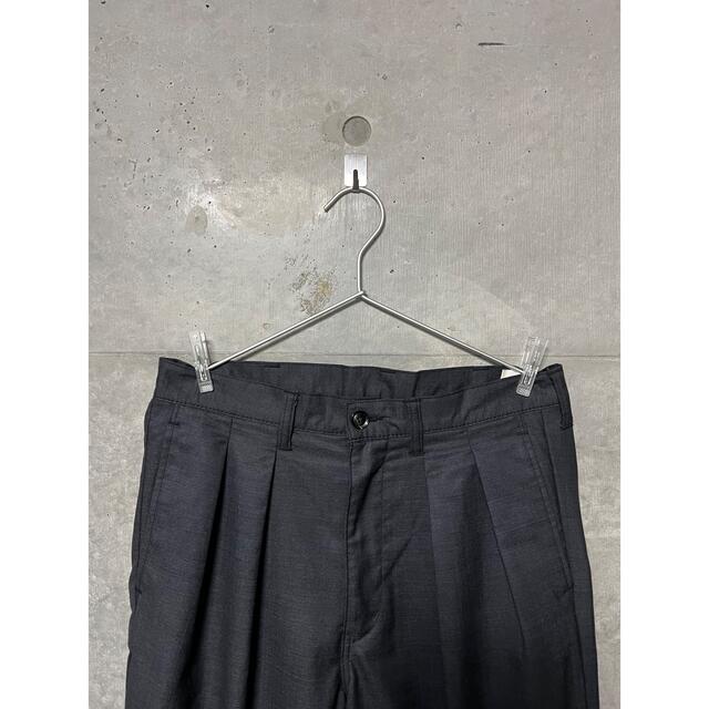 COMOLI(コモリ)のcantate 20aw two tuck trousers サイズ32 メンズのパンツ(スラックス)の商品写真