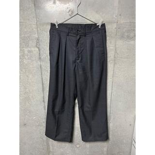 コモリ(COMOLI)のcantate 20aw two tuck trousers サイズ32(スラックス)