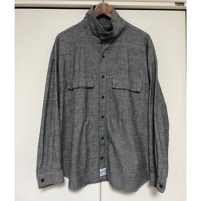 TENDERLOIN(テンダーロイン)のHIGH NECK CHAMBRAY SHT ハイネック　スタンド　シャンブレー メンズのトップス(シャツ)の商品写真