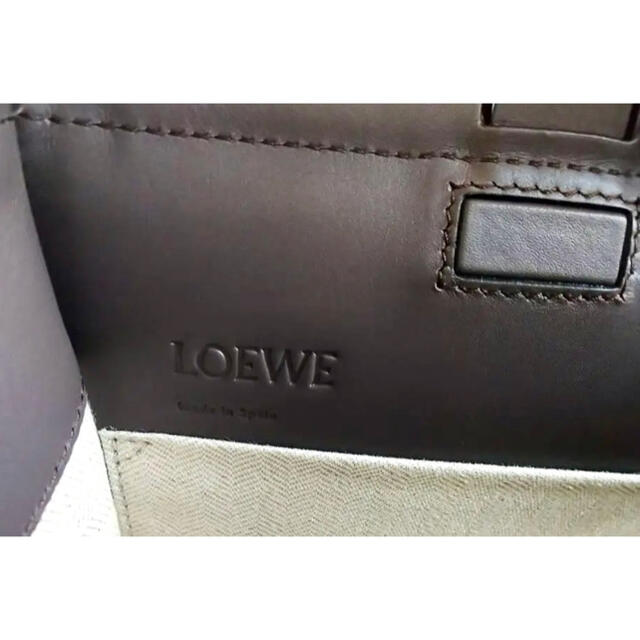 LOEWE(ロエベ)のロエベ　LOEWE クッショントート　スモール カーフレザー　ブラック レディースのバッグ(トートバッグ)の商品写真