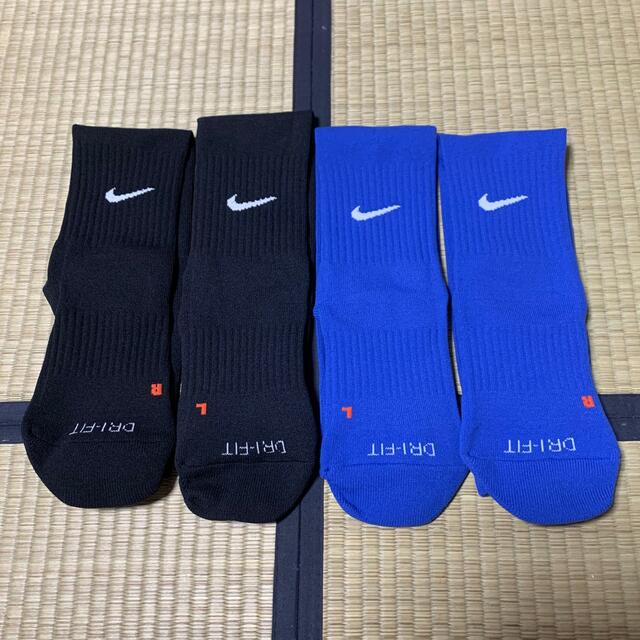 NIKE(ナイキ)の新品  ナイキ　NIKE  サッカーソックス  ２３〜２５cm‼２足セット‼ スポーツ/アウトドアのサッカー/フットサル(ウェア)の商品写真