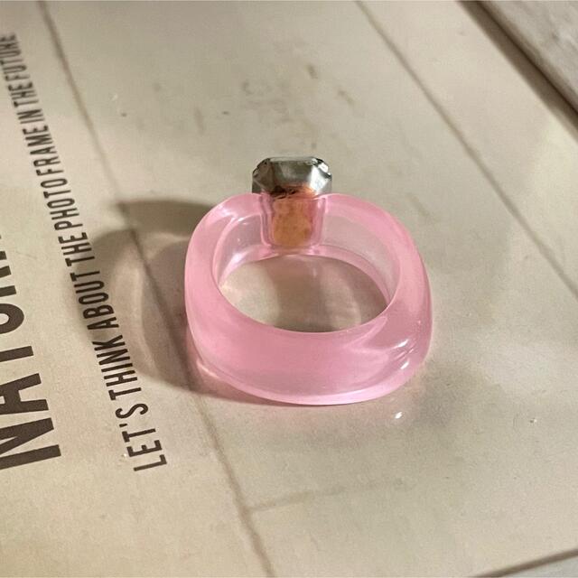アクリルリング フォイリング バブルガム ピンク個性的 韓国 指輪 11号 レディースのアクセサリー(リング(指輪))の商品写真