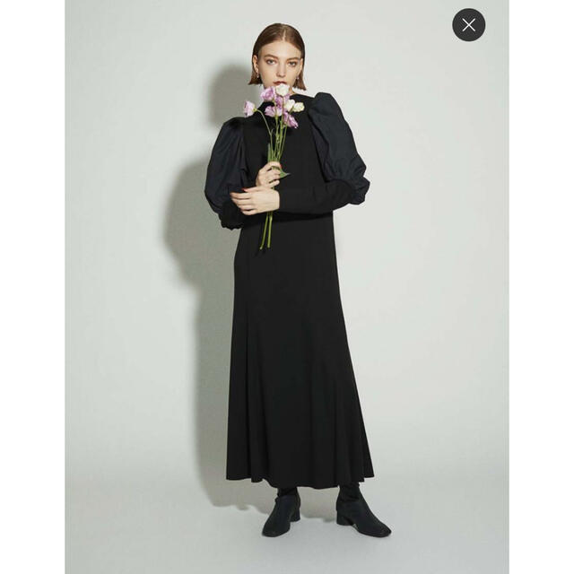 emmi atelier - emmi 袖コンシャスカットコンビワンピースの通販