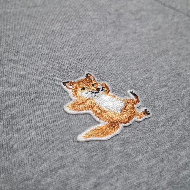 MAISON KITSUNE'(メゾンキツネ)のMAISON KITSUNE☆CHILLAX FOX スウェットSニットセーター メンズのトップス(スウェット)の商品写真