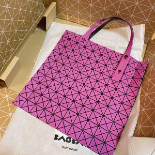 ISSEY MIYAKE - 新品BAOBAO トートバッグ ピンクの通販 by rikuuuu's ...