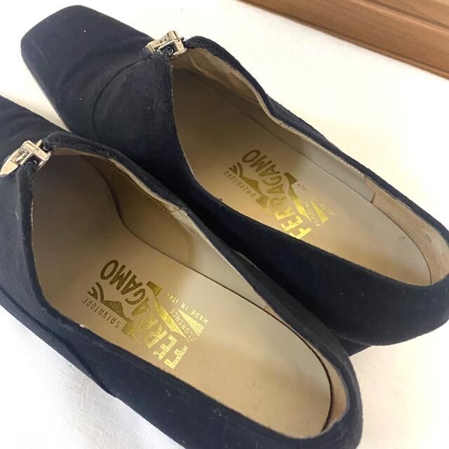 シューズ Salvatore Ferragamoデザインパンプスの通販 by SALE