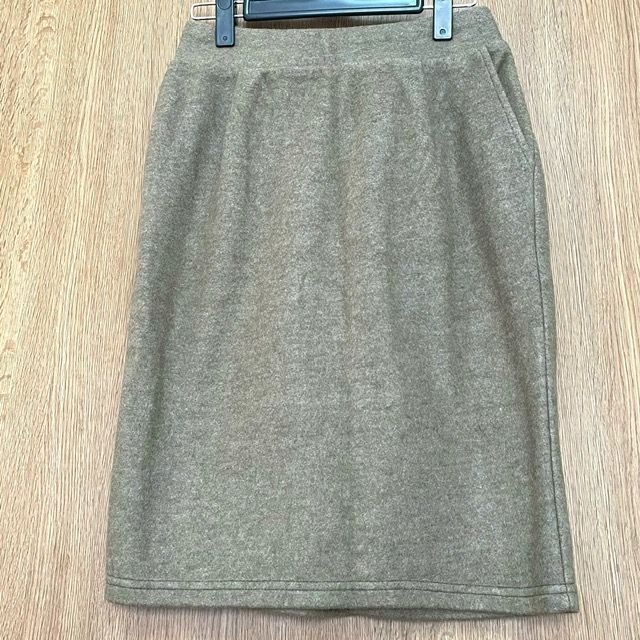 RETRO GIRL(レトロガール)のRETRO GIRL（レトロガール)起毛ミデイタイトスカート！ レディースのスカート(ひざ丈スカート)の商品写真