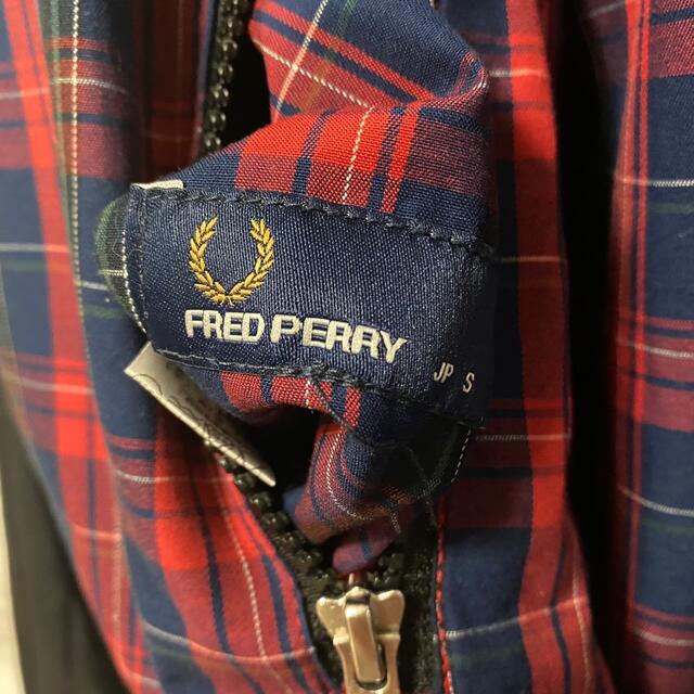 FRED PERRY(フレッドペリー)のフレッドペリー　リバーシブル薄手ブルゾン　ナイロンジャケット　タータンチェック メンズのジャケット/アウター(ナイロンジャケット)の商品写真