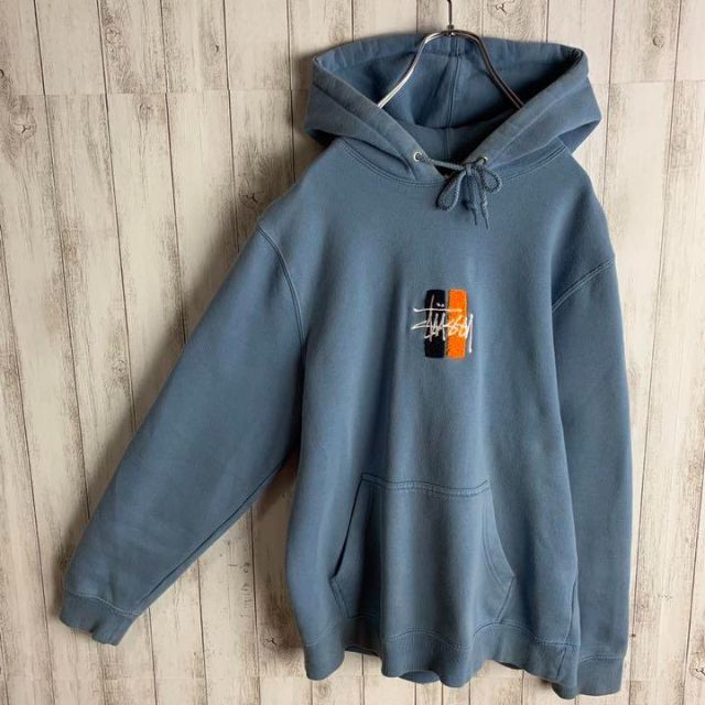 STUSSY - 【希少カラー】ステューシー☆センター刺繍 パーカー 入手