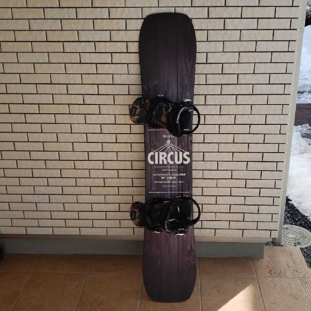 MOS(モス)の【専用okami様】MOSS CIRCUS    スノーボード　139センチ スポーツ/アウトドアのスノーボード(ボード)の商品写真