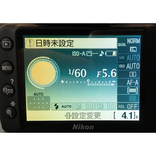 コンディション使用頻度僅か⭐️初心者安心のガイドモード搭載⭐️ニコン一眼レフ　D3000