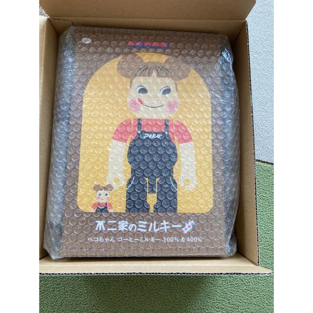 不二家 - BE＠RBRICK ペコちゃん コーヒーミルキー 100％ ＆ 400％ の ...