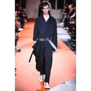 ヨウジヤマモト(Yohji Yamamoto)のヨウジヤマモトプールオム　18AW look14 袖抜きドレス(テーラードジャケット)