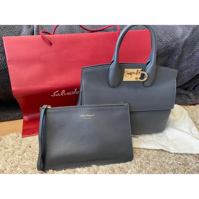 Salvatore Ferragamo(サルヴァトーレフェラガモ)のFerragamo Studio Bag （スモール） レディースのバッグ(ハンドバッグ)の商品写真