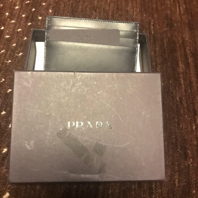 PRADA(プラダ)の未使用　プラダ  カード入れ💼 レディースのファッション小物(名刺入れ/定期入れ)の商品写真