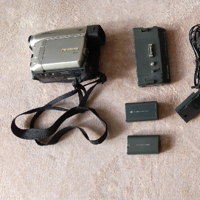 撮影再生ダビングOK 美品 Panasonic NV-GS200 付属品あり 案ず 撮影再生ダビングOK 美品 Panasonic NV-GS200 付属品あり 案ず